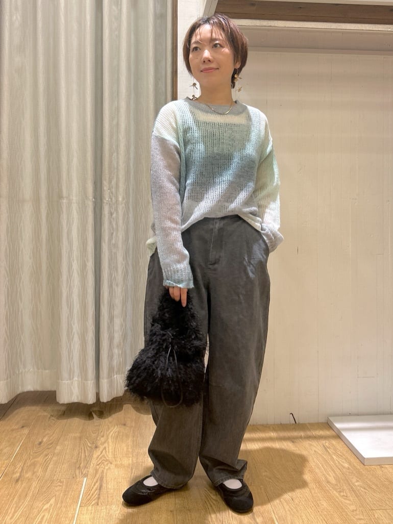 ga_riさんの「THE SHOP TK｜スペースダイ透かし編みニット」を使ったコーディネート