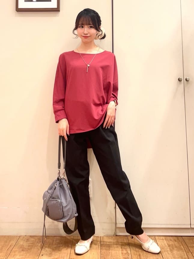 AIRIさんの「SHOO･LA･RUE｜【高レビュー/洗濯後しわになりにくい】1枚でサマ見え 8分袖ドルマンブラウス」を使ったコーディネート