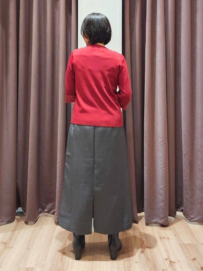 さくさんの「grove｜【ひんやり多機能】やわらかドライタッチ 袖口シアードッキングプルオーバー」を使ったコーディネート