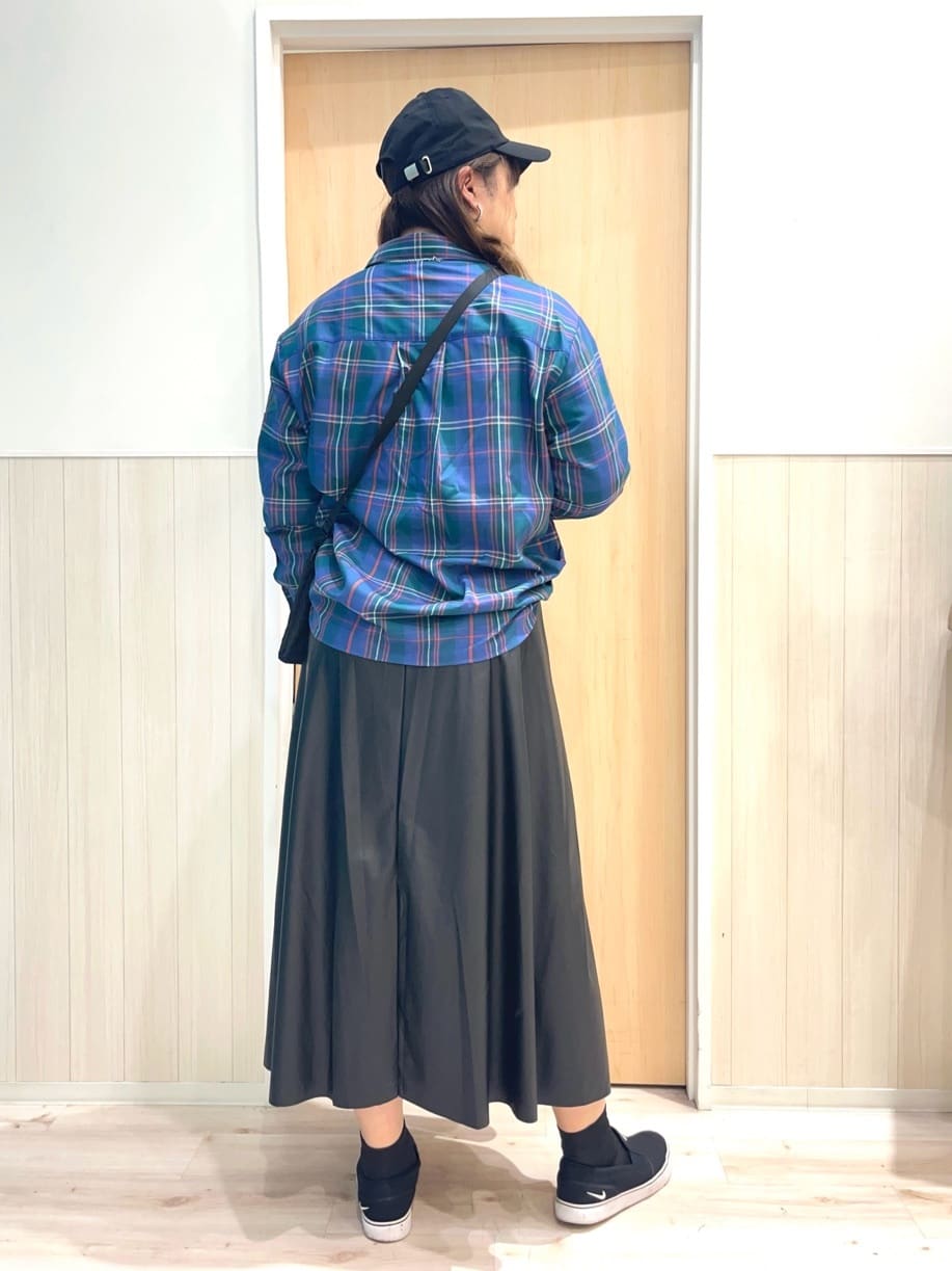 TUMU-TUMUさんの「SHOO･LA･RUE｜【洗濯機可/S-LL】程よい抜け感 大人のチェックシャツ」を使ったコーディネート