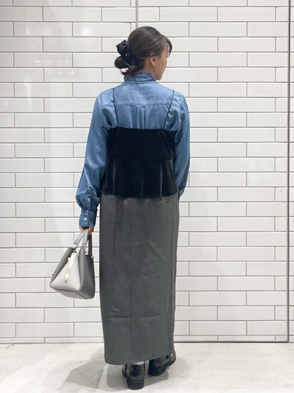 oiさんの「OPAQUE.CLIP｜【2WAY／名品】バイカラーミドルボストンバッグ」を使ったコーディネート