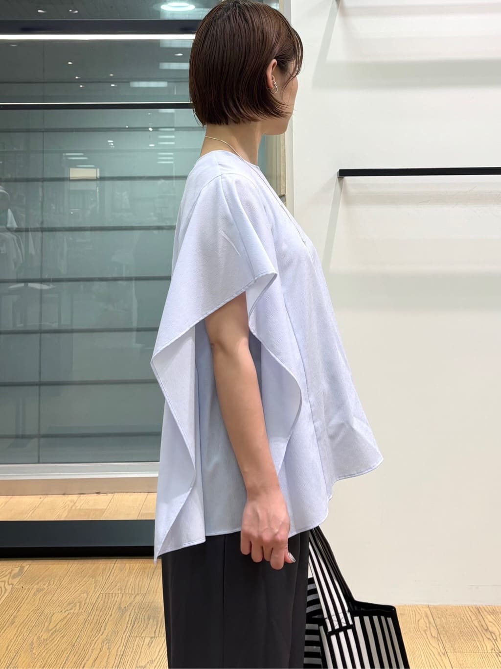 asamiさんの「INDIVI｜【UVケア／SETUP可能】エアリージョーゼット ワイドパンツ」を使ったコーディネート