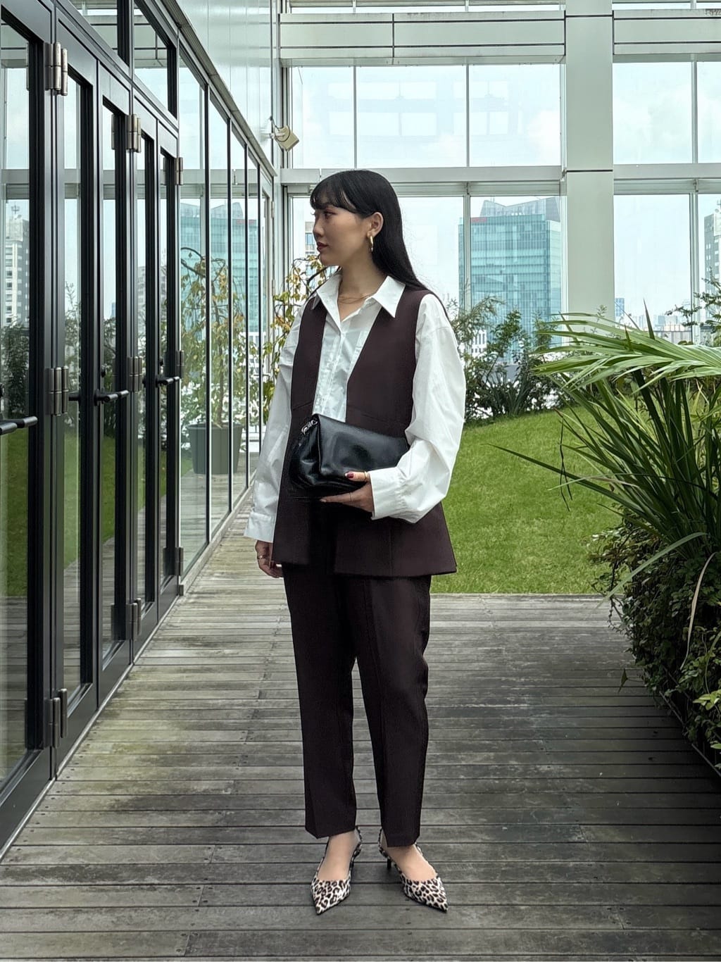 rinaさんの「INDIVI｜Comfy SET UP｜イージーテーパードパンツ【セットアップ対応／通勤/カセット服】」を使ったコーディネート