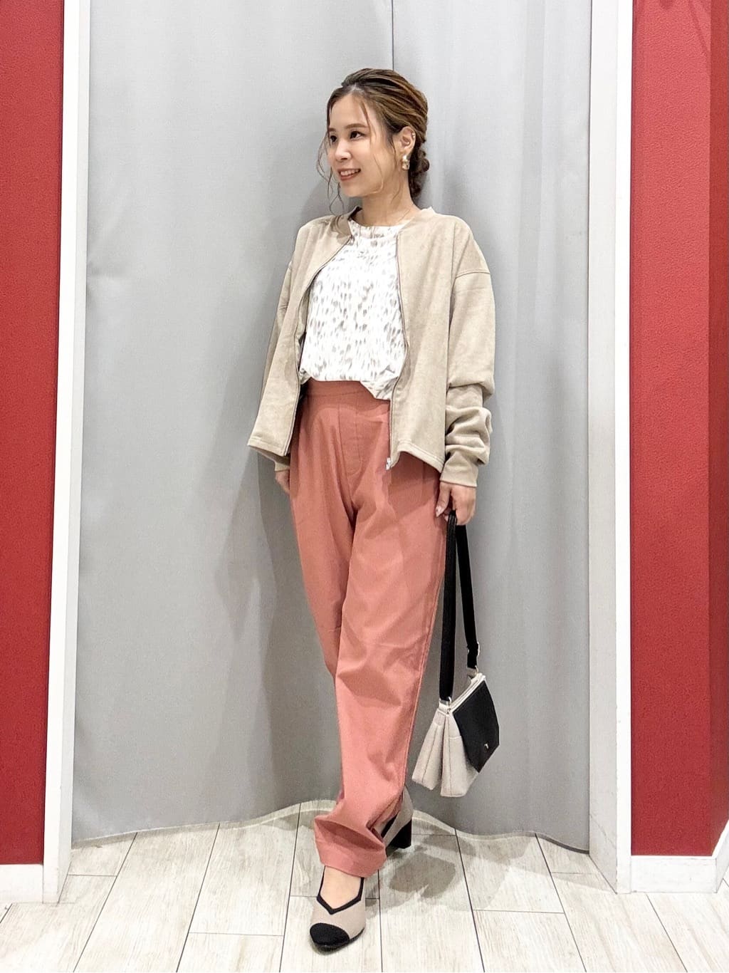 shioさんの「SHOO･LA･RUE｜【S-LL】柔らかくて軽い さっと羽織れるフェイクスエードブルゾン【CIRCRIC】」を使ったコーディネート
