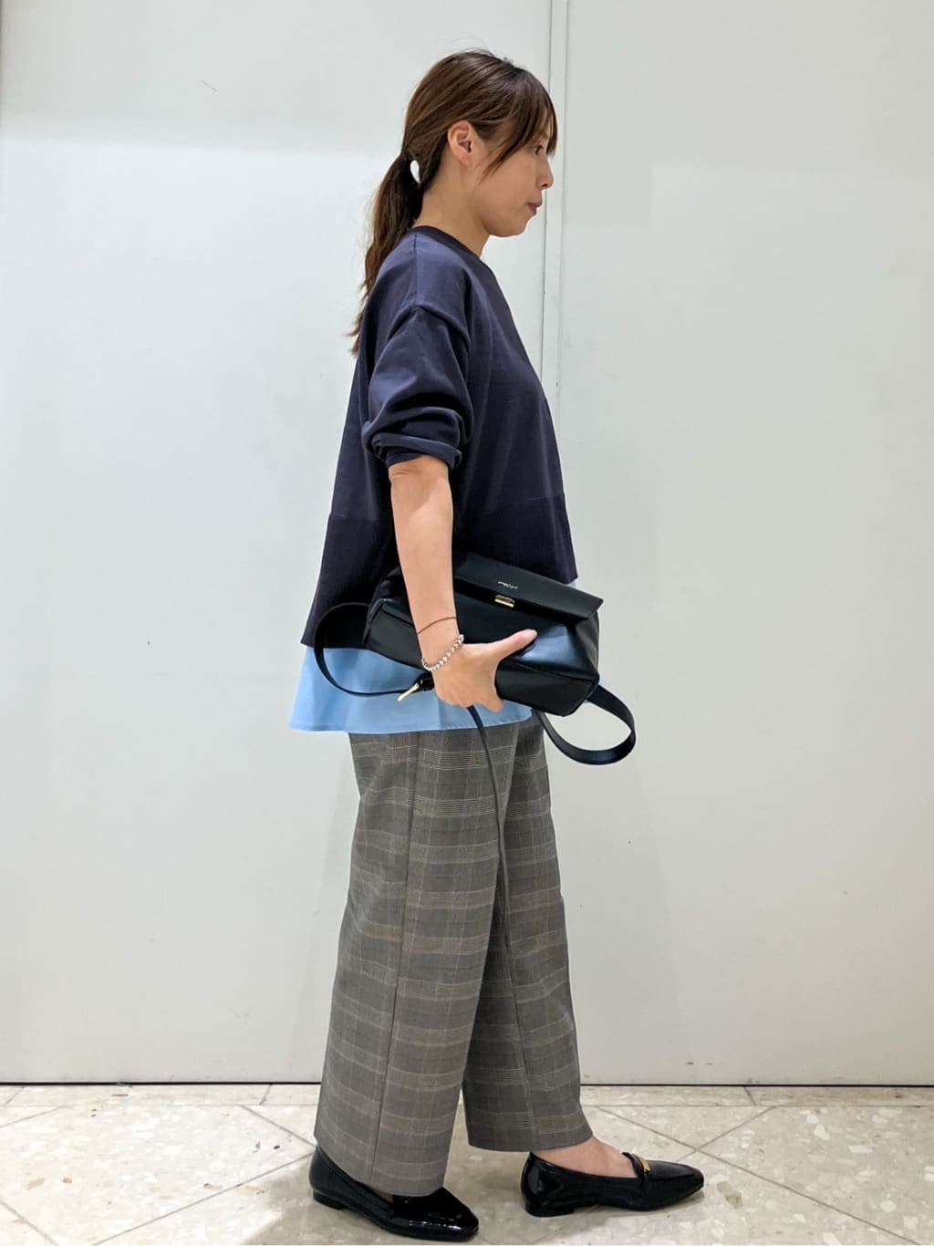  Maruさんの「OPAQUE.CLIP｜《ツインセット》リラクシーサイドスリットニット&times;ドッキングタンク【洗濯機洗い可】」を使ったコーディネート