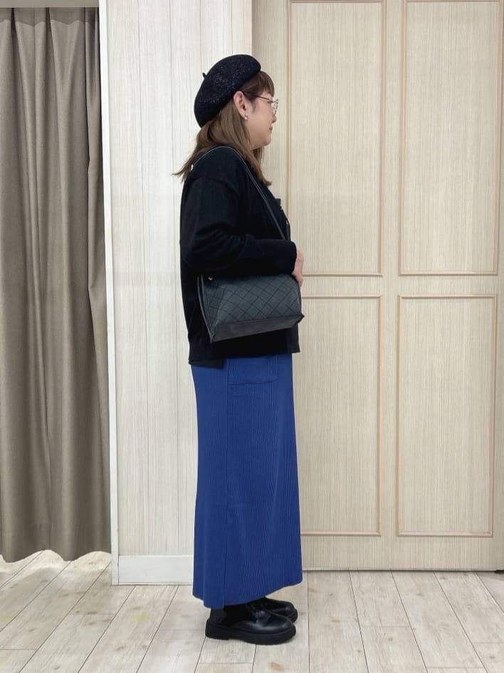 akiさんの「SHOO･LA･RUE｜グラフィックアソート ベーシックロンT」を使ったコーディネート