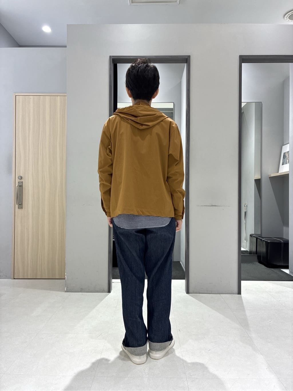わいずみさんの「TAKEO KIKUCHI｜【3D ナイロン ストレッチ】ジップアップ フードブルゾン」を使ったコーディネート