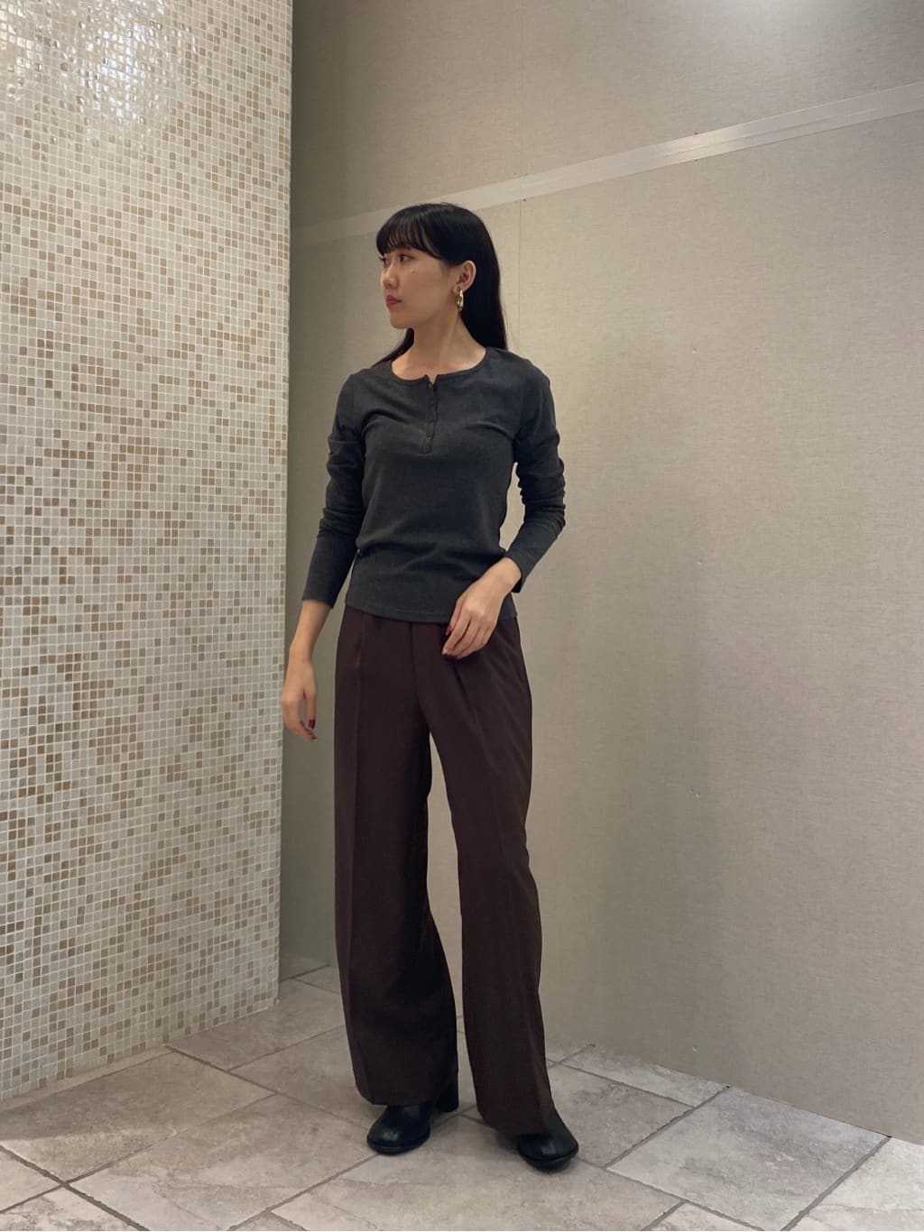 rinaさんの「INDIVI｜カットアウトカットソー」を使ったコーディネート