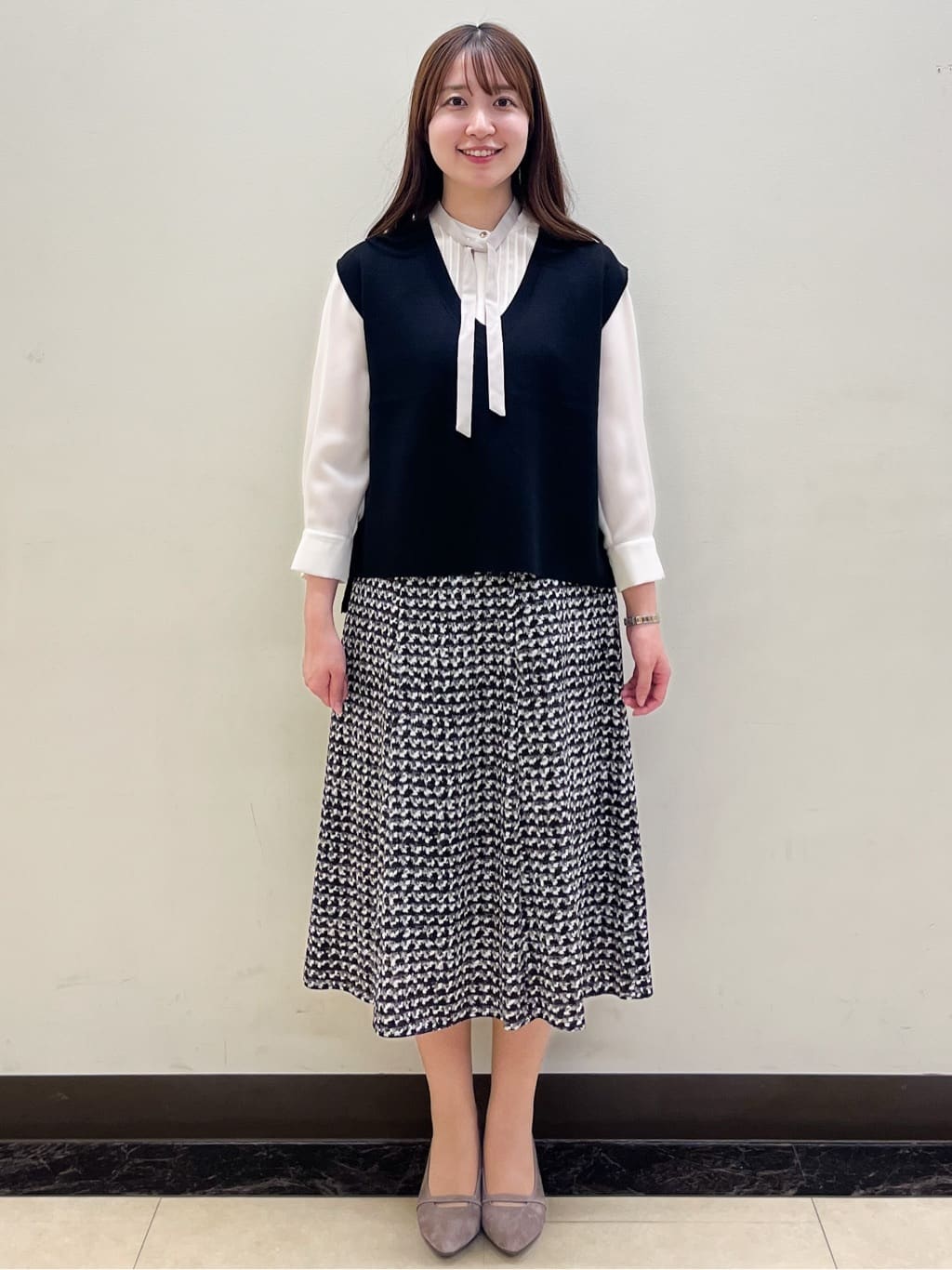 mikikoさんの「Reflect｜【配色ボウタイ付き】八分袖ジョーゼットブラウス」を使ったコーディネート