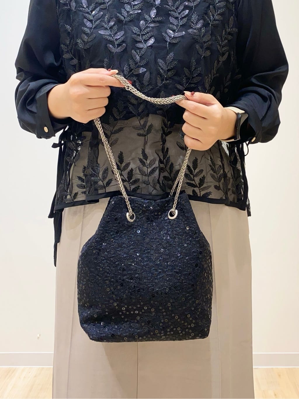 HANAさんの「grove｜リーフ刺繍スパンコールベスト＆ブラウスセット」を使ったコーディネート
