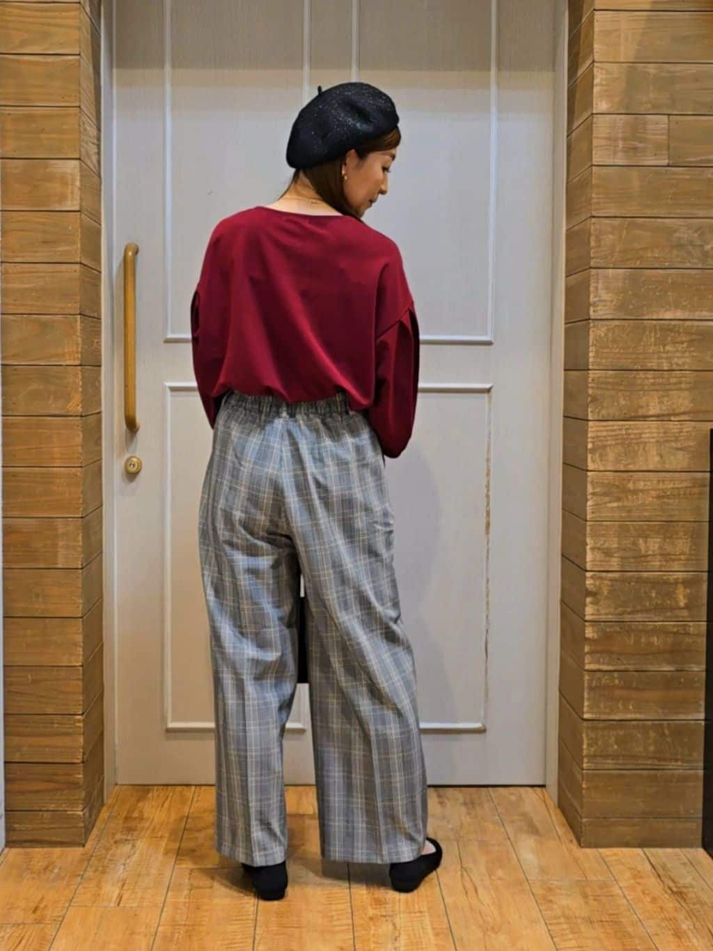 きららさんの「SHOO･LA･RUE｜【洗濯機可/S-LL】すっきり上品きれい見え タックワイドパンツ」を使ったコーディネート
