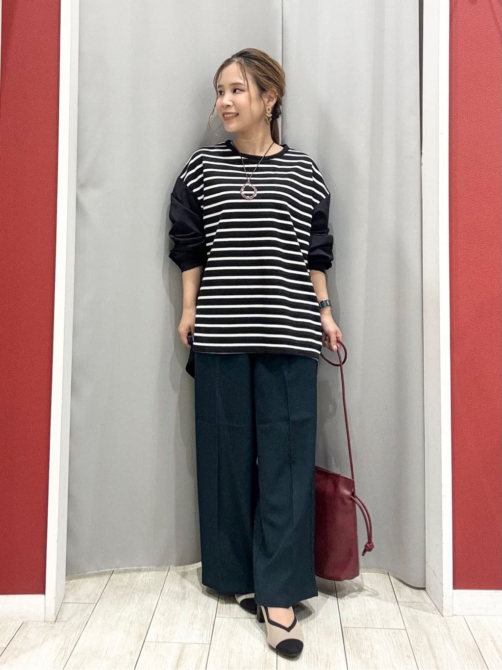 shioさんの「SHOO･LA･RUE｜【S-LL】インせず決まる 背中タック入り パフ袖トップス」を使ったコーディネート
