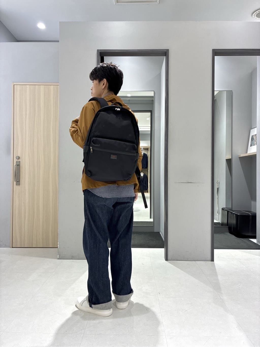 わいずみさんの「TAKEO KIKUCHI｜【3D ナイロン ストレッチ】ジップアップ フードブルゾン」を使ったコーディネート