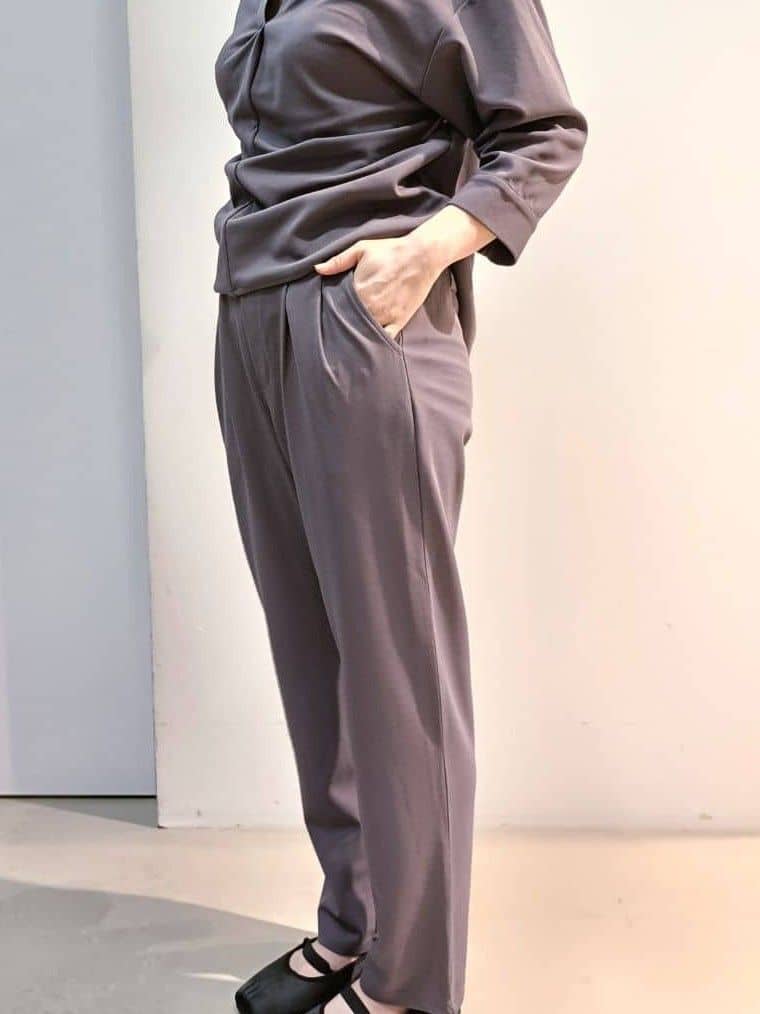 あんさんの「THE SHOP TK｜【着るだけでコーディネートが決まる】スキッパーブラウス&パンツセット」を使ったコーディネート