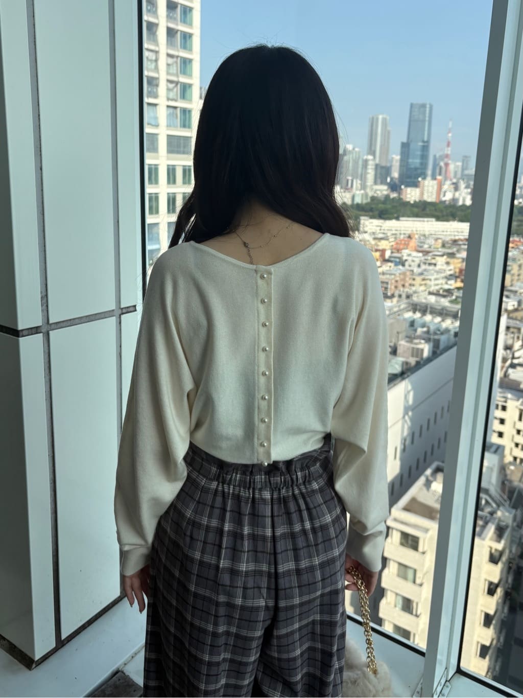AOIさんの「Couture brooch｜フェイクファーチェーンバッグ」を使ったコーディネート