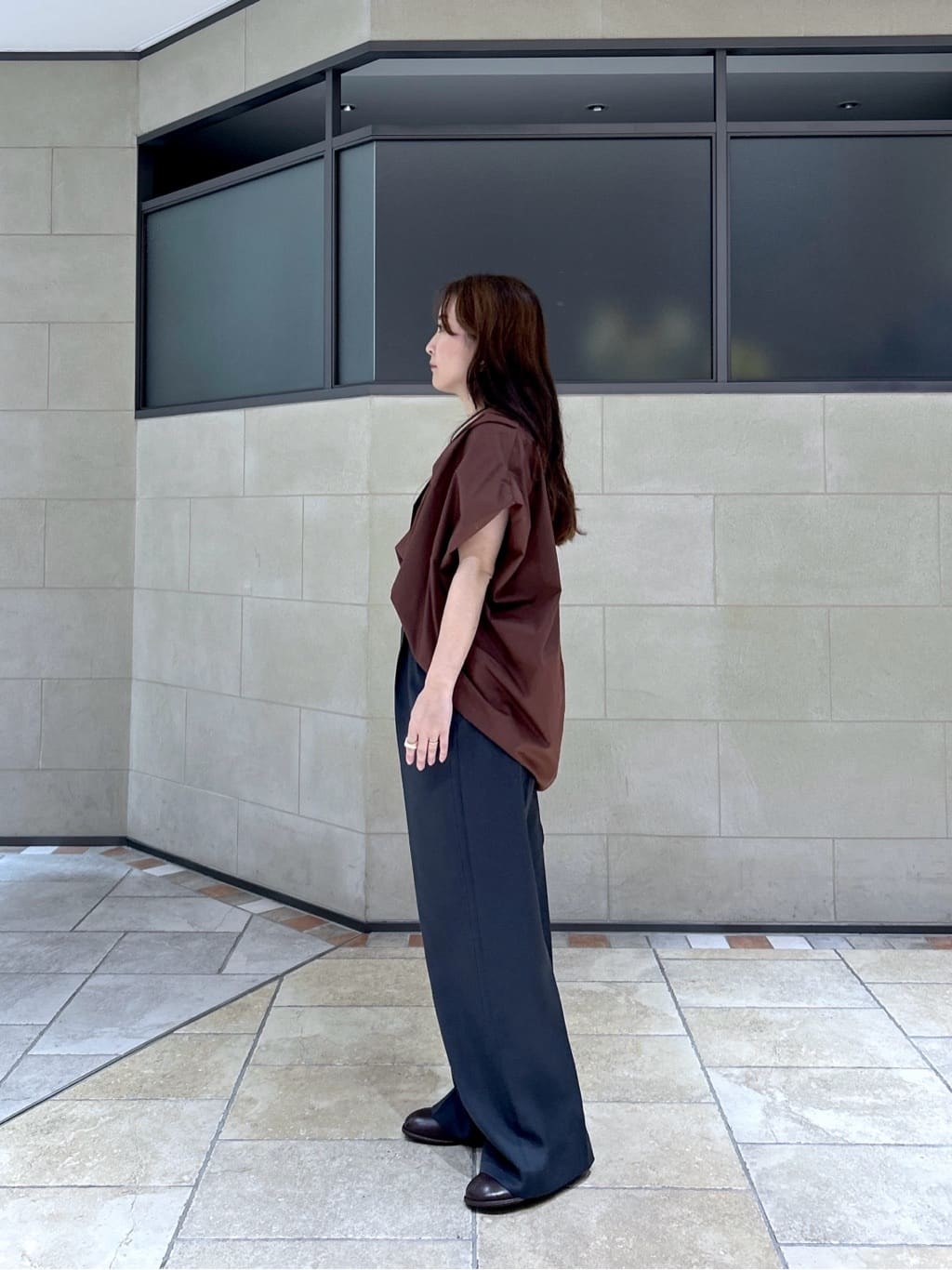 よねさんの「INDIVI｜【セットアップ対応】ウーステッドライクスラックス」を使ったコーディネート