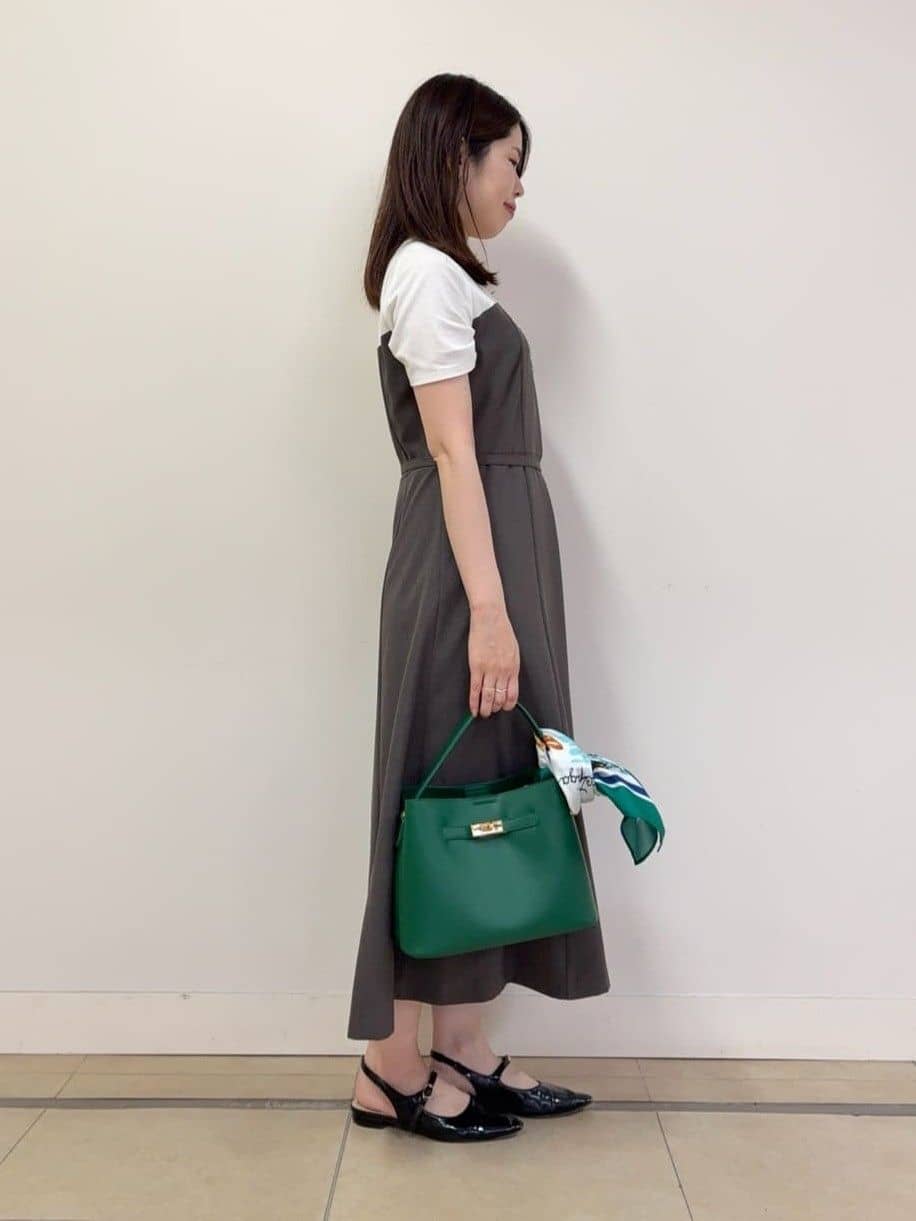 asamiさんの「UNTITLED｜【きれいめカジュアル/セミフレア】異素材ドッキングワンピース」を使ったコーディネート
