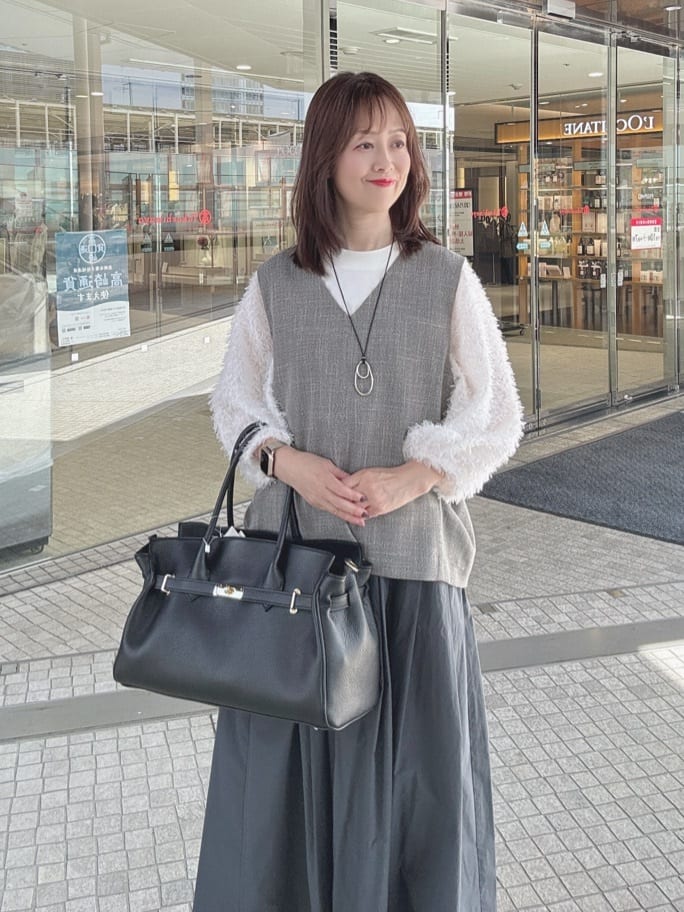 makiさんの「UNTITLED｜【セットアップ可/洗える】梳毛調合繊Vネックベスト」を使ったコーディネート