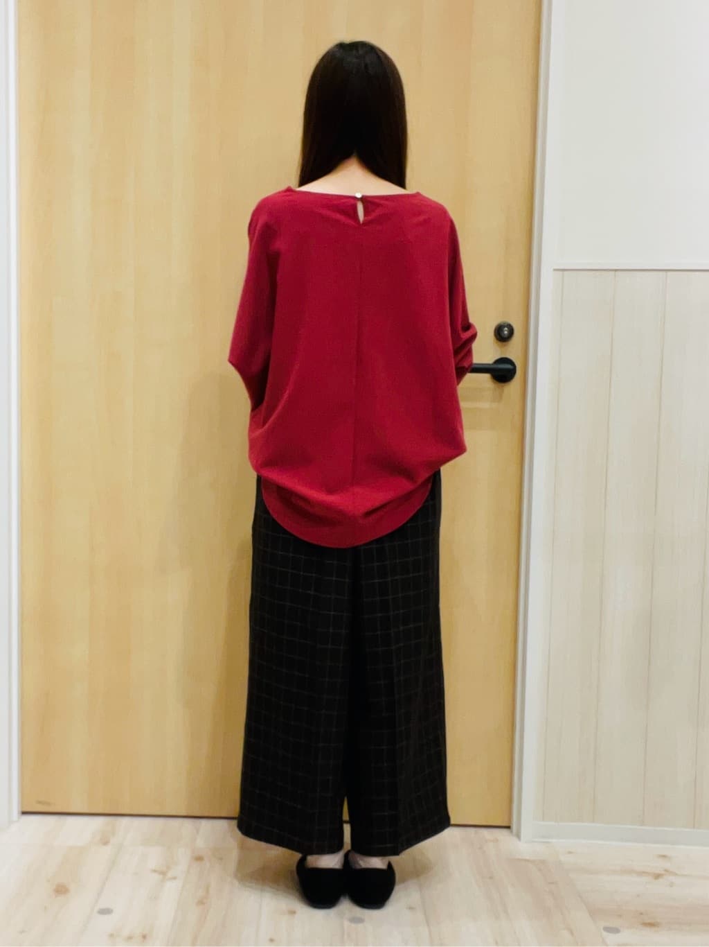 minamiさんの「SHOO･LA･RUE｜【高レビュー/洗濯後しわになりにくい】1枚でサマ見え 8分袖ドルマンブラウス」を使ったコーディネート