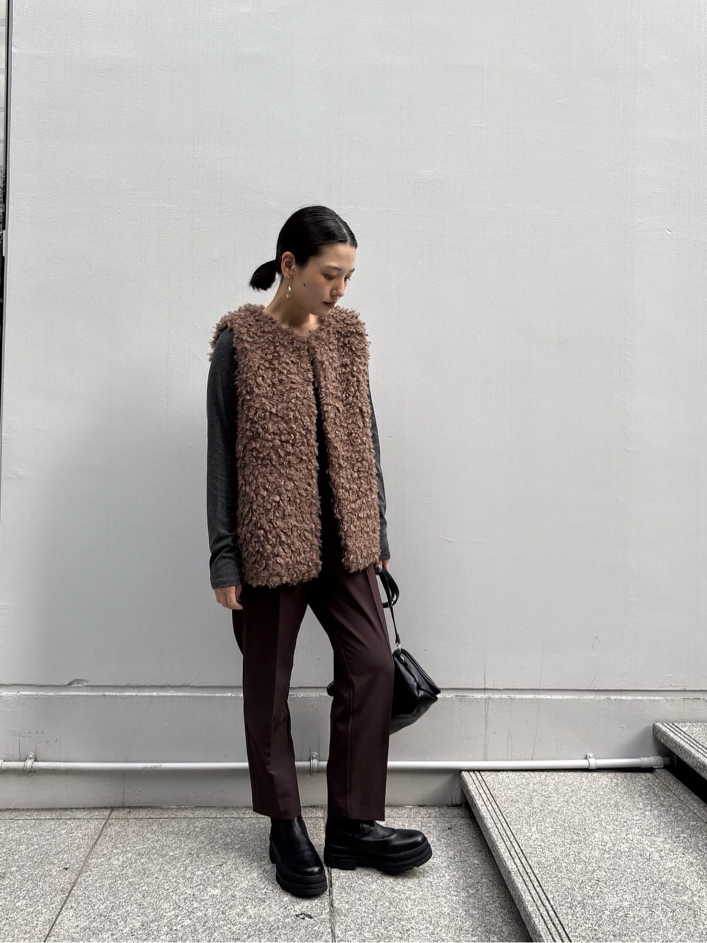 ayanoさんの「INDIVI｜Comfy SET UP｜イージーテーパードパンツ【セットアップ対応／通勤/カセット服】」を使ったコーディネート