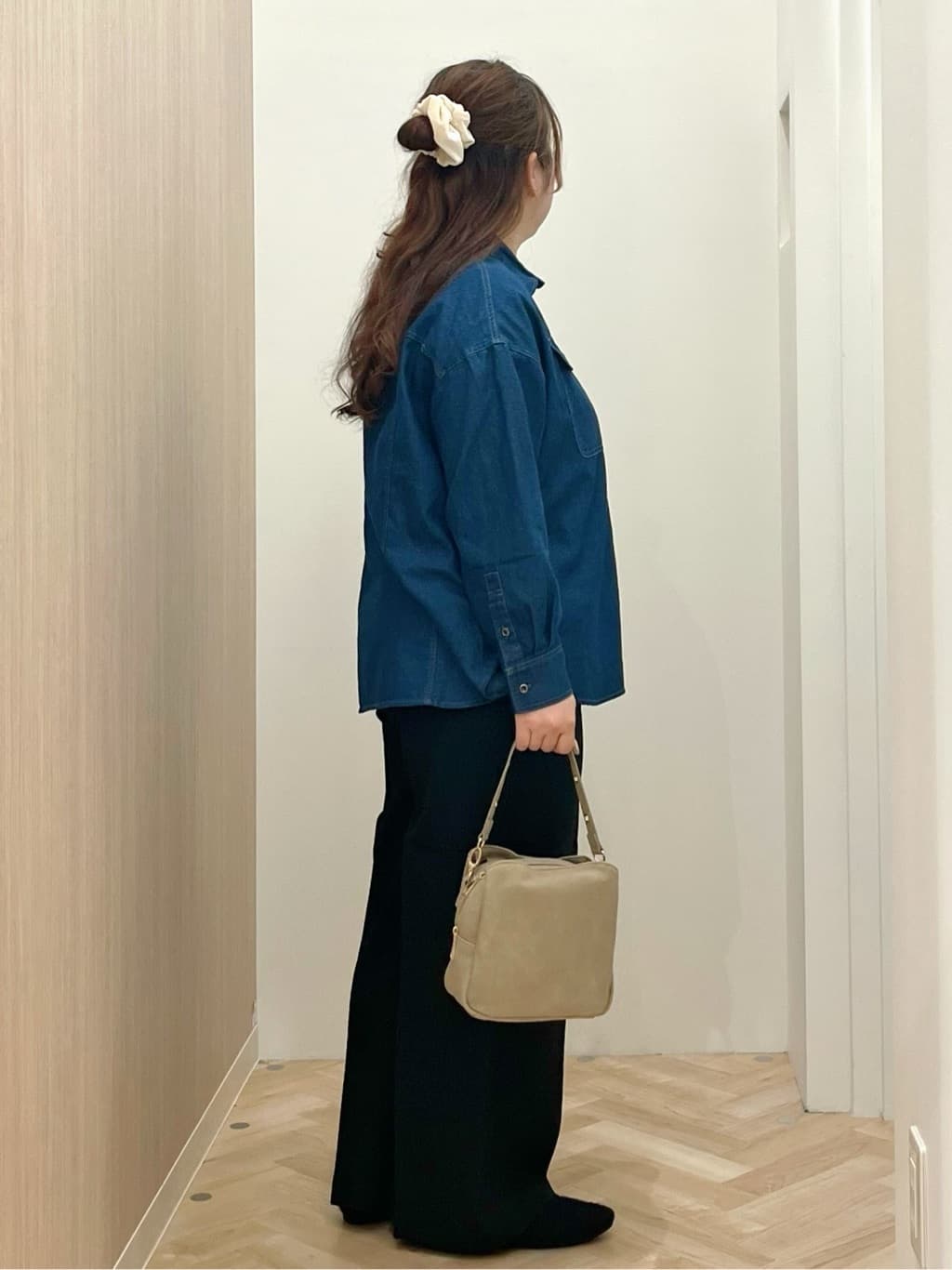 akariさんの「grove｜サス付きセンタープレスワイドパンツ」を使ったコーディネート