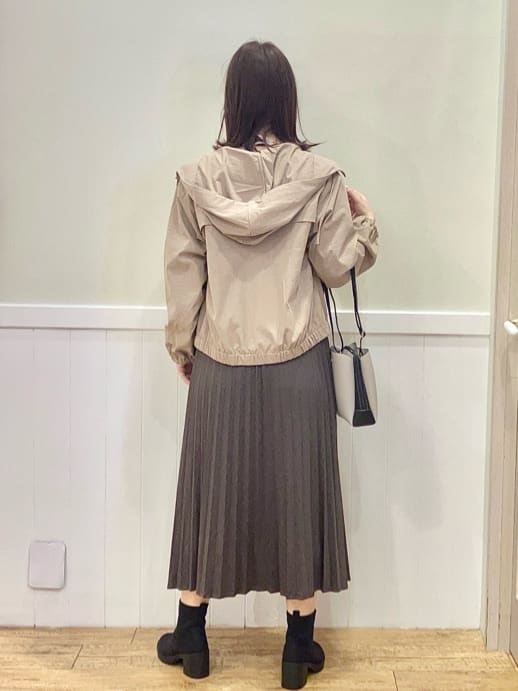 FUJIさんの「SHOO･LA･RUE｜【高レビュー/洗濯後しわになりにくい】1枚でサマ見え 8分袖ドルマンブラウス」を使ったコーディネート
