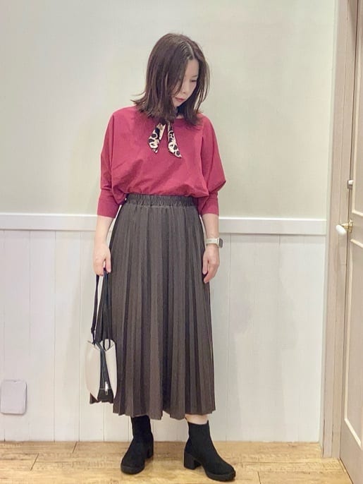 FUJIさんの「SHOO･LA･RUE｜【高レビュー/洗濯後しわになりにくい】1枚でサマ見え 8分袖ドルマンブラウス」を使ったコーディネート