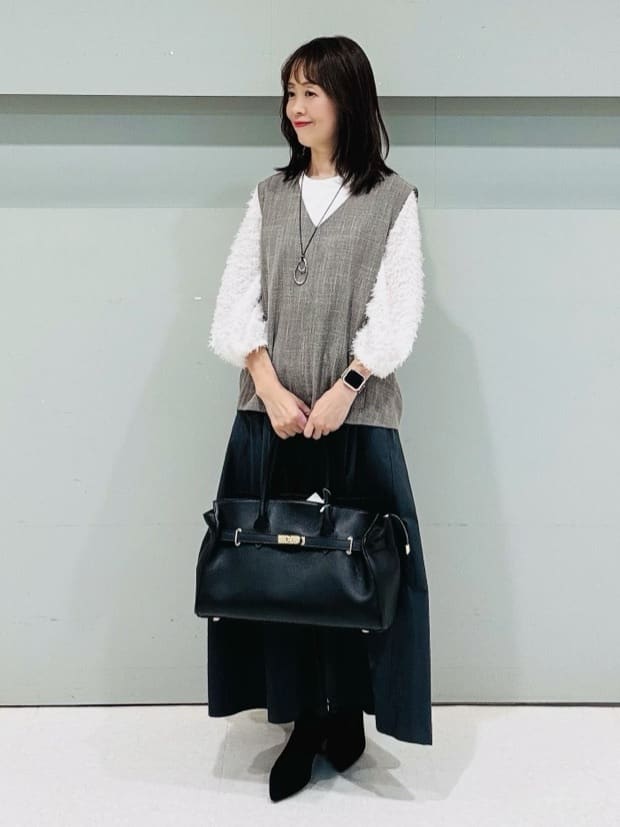 makiさんの「UNTITLED｜【セットアップ可/洗える】梳毛調合繊Vネックベスト」を使ったコーディネート