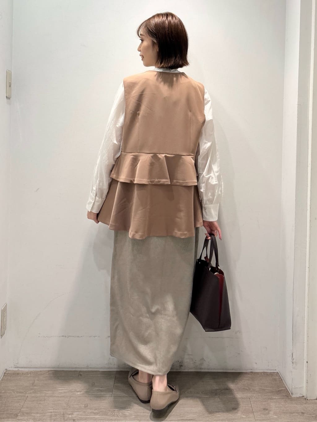 ぶまりんさんの「OPAQUE.CLIP｜フリルペプラムジレ／セットアップ対応可【洗濯機洗い可】」を使ったコーディネート
