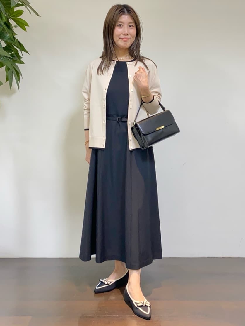 tomoさんの「UNTITLED｜【きれいめカジュアル/セミフレア】異素材ドッキングワンピース」を使ったコーディネート