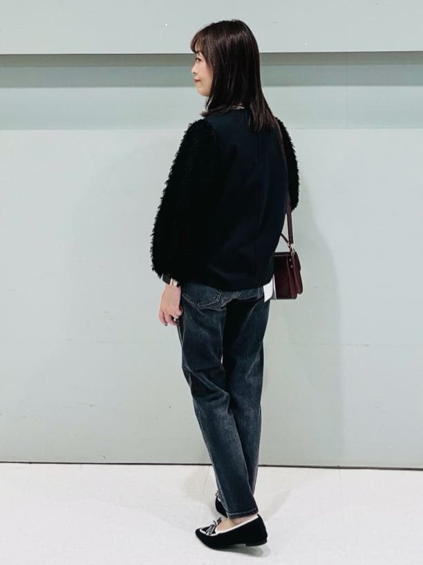 makiさんの「UNTITLED｜【丸首/Tシャツ風/短丈】シャギースリーブ ポンチカットソー」を使ったコーディネート