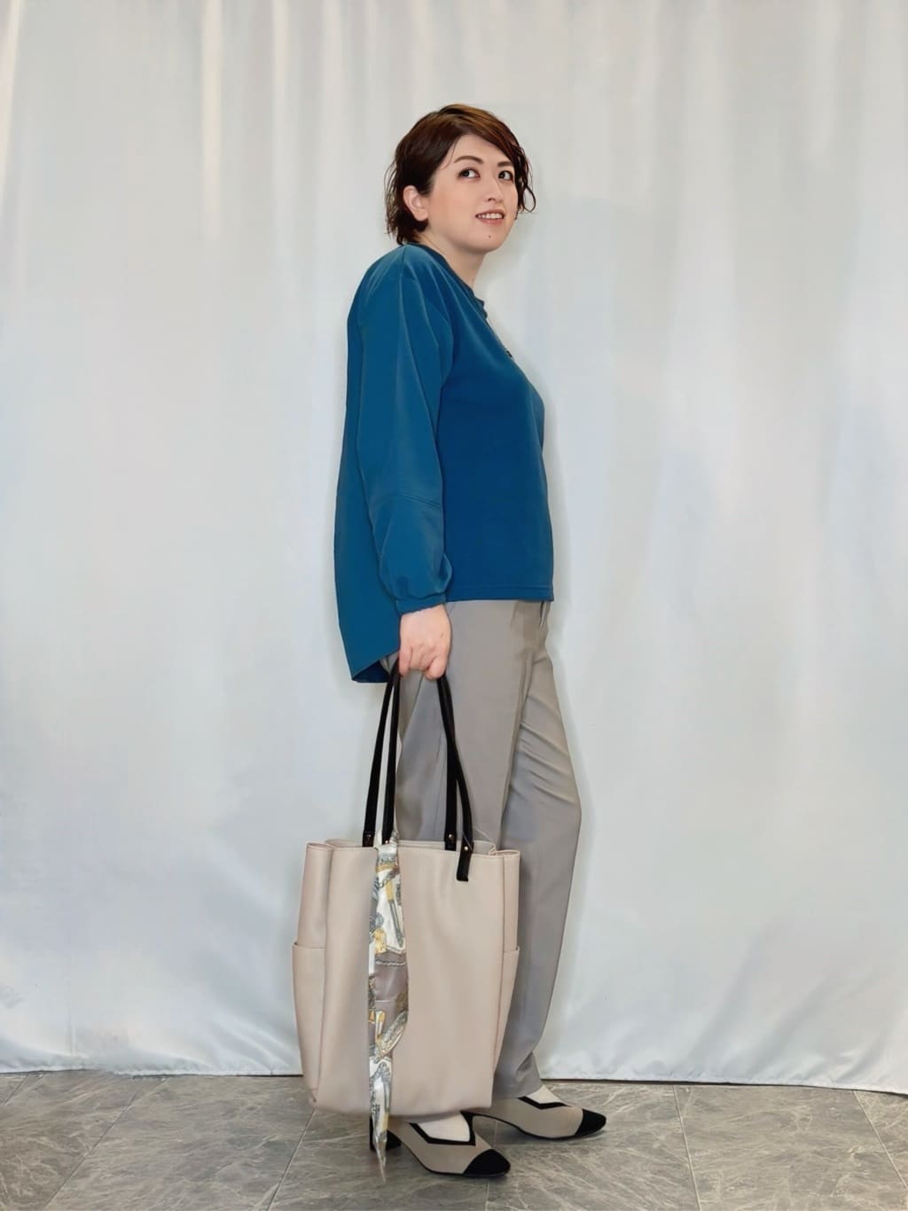 たみさんの「SHOO･LA･RUE｜【S-LL】インせず決まる 背中タック入り パフ袖トップス」を使ったコーディネート