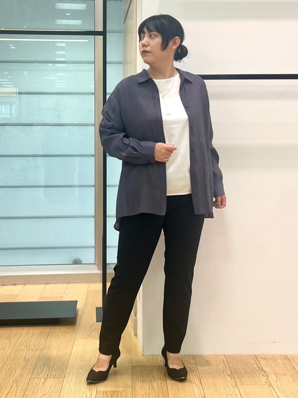 shimaさんの「INDIVI｜【体型カバー／清涼感】シアーオーバーシャツ」を使ったコーディネート