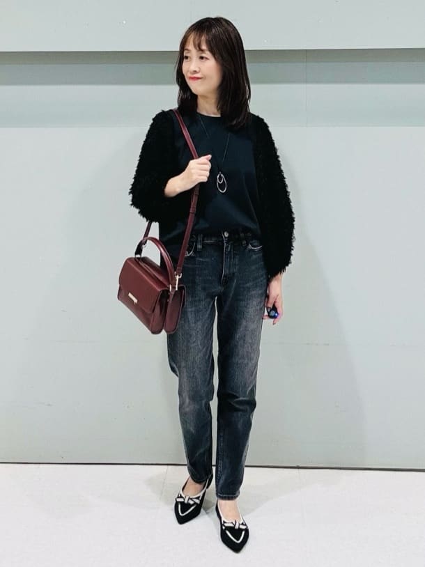 makiさんの「UNTITLED｜【丸首/Tシャツ風/短丈】シャギースリーブ ポンチカットソー」を使ったコーディネート
