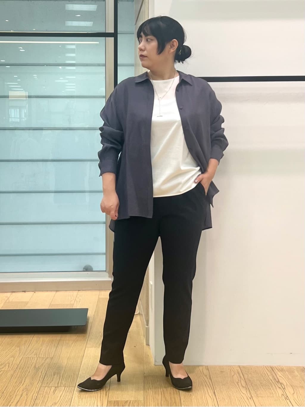 shimaさんの「INDIVI｜【体型カバー／清涼感】シアーオーバーシャツ」を使ったコーディネート