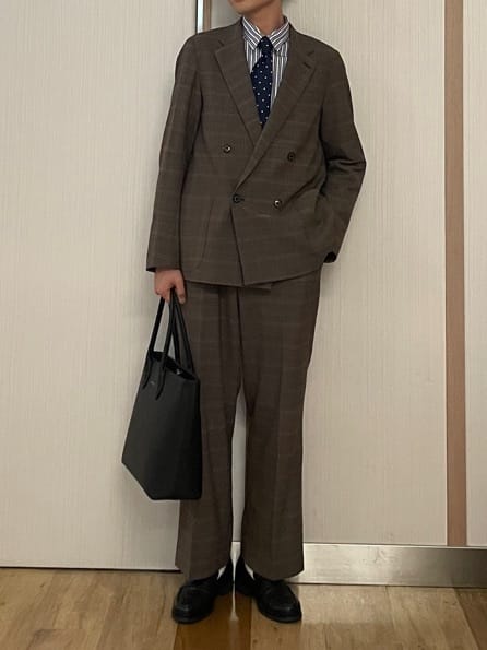 橋本さんの「DRESSTERIOR｜◆THOMAS MASON ストライプシャツ」を使ったコーディネート