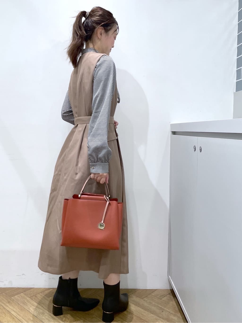 Junさんの「index｜トレンチディティールワンピース【洗濯機OK／イージーアイロン／防シワ】」を使ったコーディネート