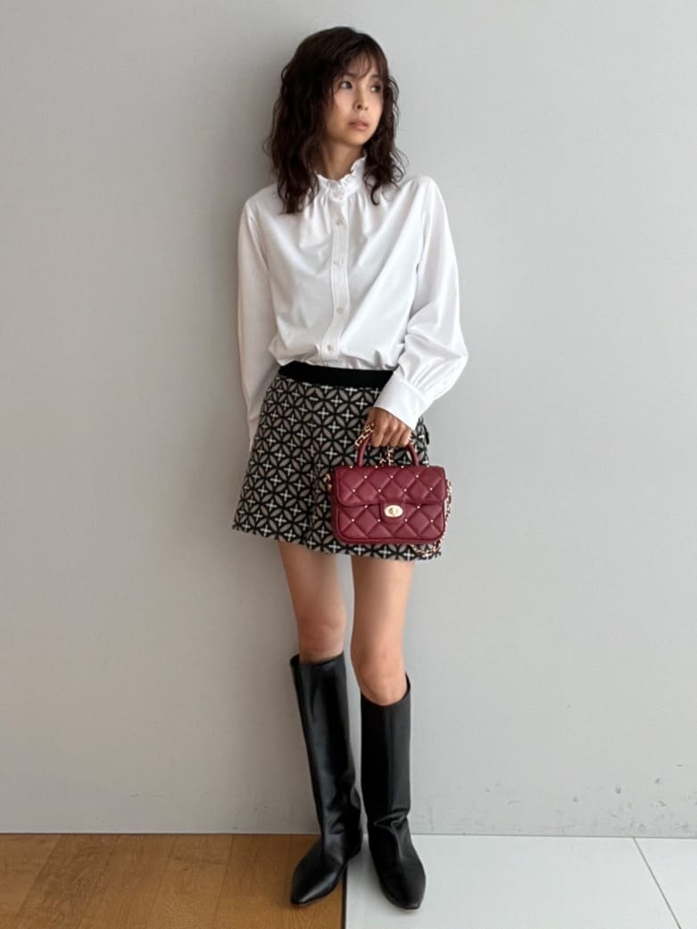 misaさんの「DRESSTERIOR｜オーバーラップサークルショートパンツ」を使ったコーディネート