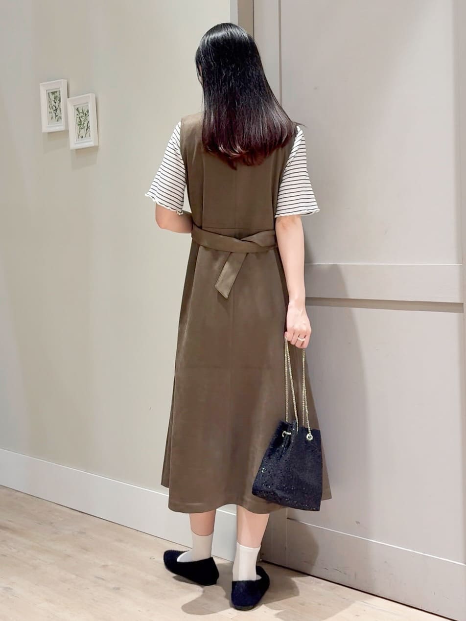 Mayuさんの「grove｜【2WAY】スウェード調ジレワンピース」を使ったコーディネート