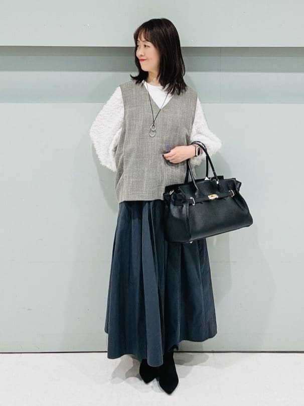 makiさんの「UNTITLED｜【セットアップ可/洗える】梳毛調合繊Vネックベスト」を使ったコーディネート