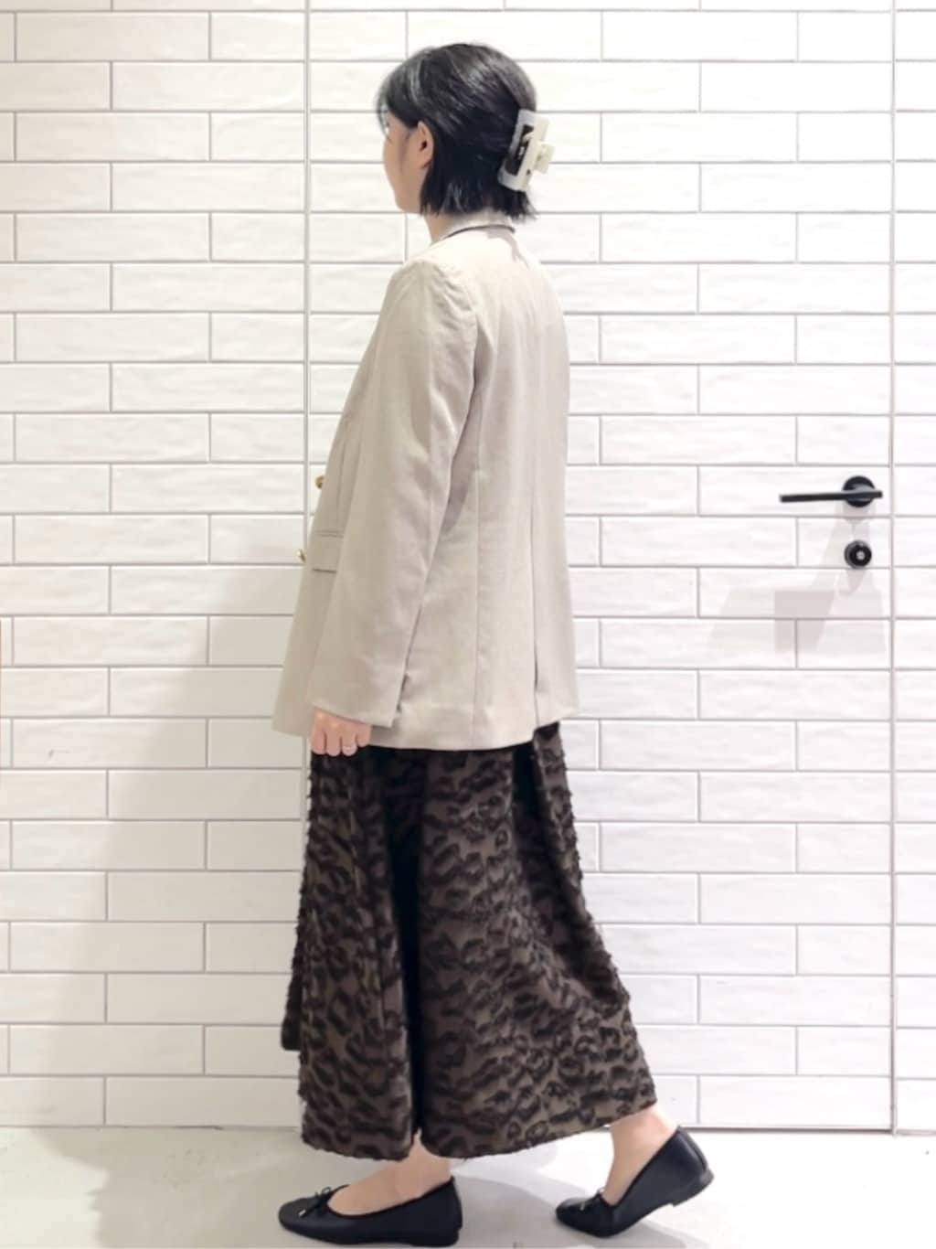 しおりさんの「OPAQUE.CLIP｜シアーリブニット【洗濯機OK】」を使ったコーディネート