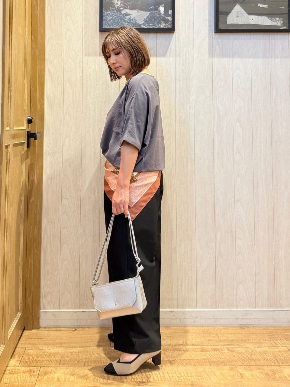 Megさんの「SHOO･LA･RUE｜【洗濯後しわになりにくい】さらっとタッチの 5分袖ドルマンブラウス」を使ったコーディネート