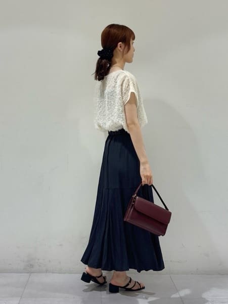 kyokaさんの「UNTITLED｜【セットアップ可/洗える】フェザーフレンチスリーブブラウス」を使ったコーディネート