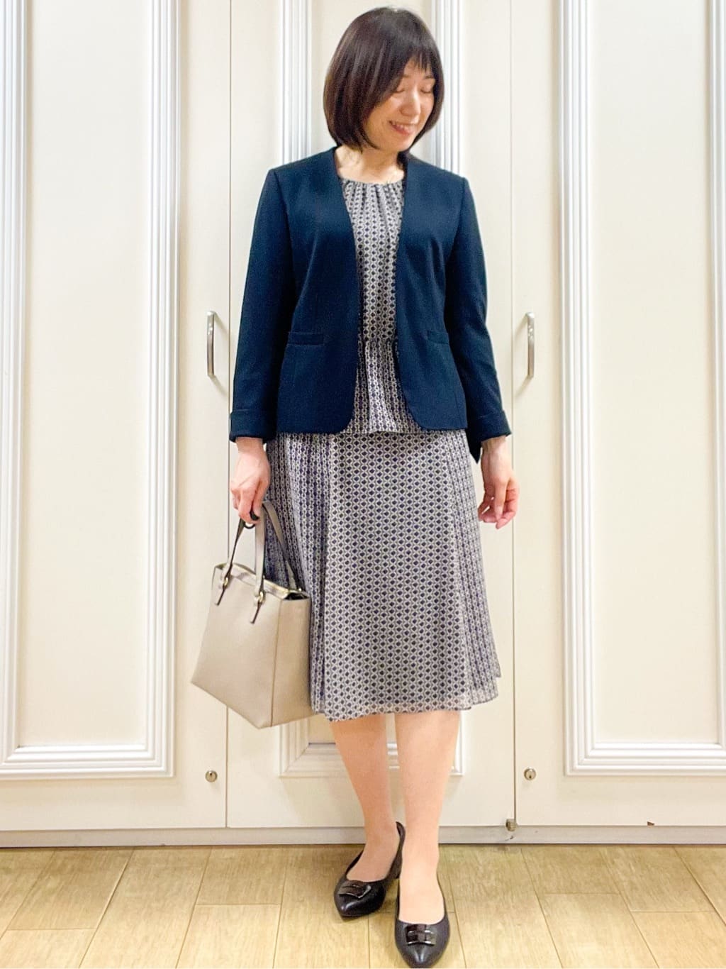 めいさんの「Reflect｜【きちんと見え／セットアップ可／通勤におすすめ◎】ペプラムプリントブラウス」を使ったコーディネート