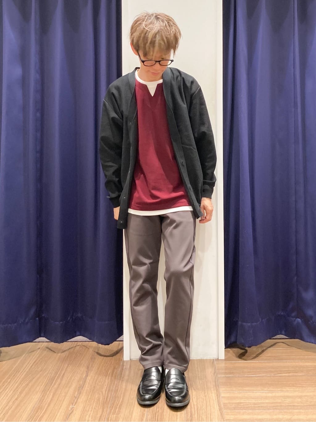 つーじーさんの「THE SHOP TK｜【季節の変わり目に活躍】ニットカーディガン 選べる2デザイン(柄&無地)/洗濯機OK」を使ったコーディネート