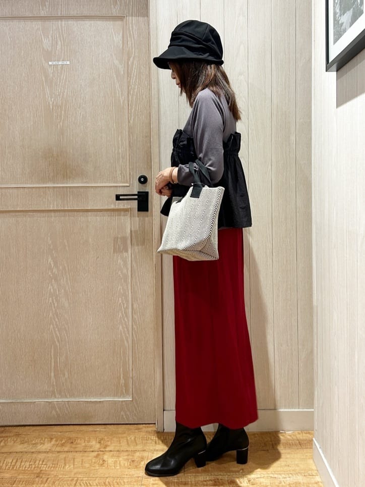 yukaさんの「SHOO･LA･RUE｜【洗濯機可/S-LL】1枚で華やか フリルドッキングトップス」を使ったコーディネート