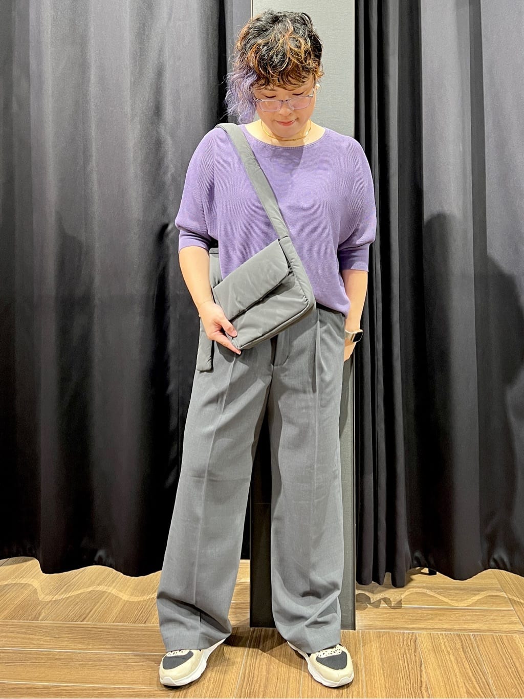 OKMKさんの「THE SHOP TK｜6分袖ガータードルマンニット【エコベロ/洗濯機OK】」を使ったコーディネート