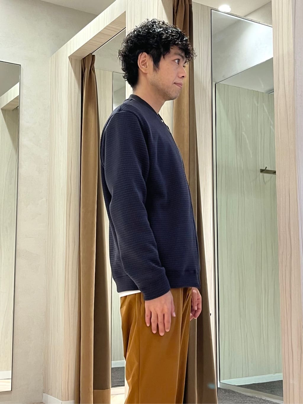 URAさんの「TAKEO KIKUCHI｜【3Dナイロンストレッチ】スリムイージーパンツ」を使ったコーディネート