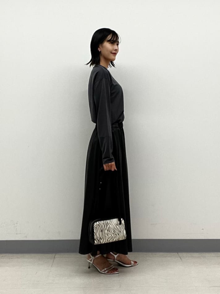hinanoさんの「INDIVI｜ストレッチシアーロングTシャツ」を使ったコーディネート