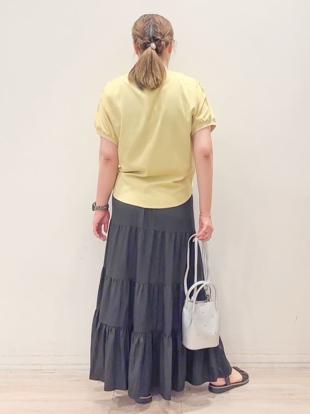 naoさんの「SHOO･LA･RUE｜【ひんやり/洗濯後しわになりにくい】リブ切り替えドルマンブラウス」を使ったコーディネート